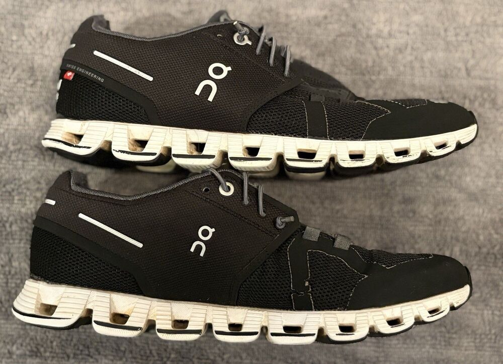 On Cloud 5 Black White Running Shoes Women’s Size 8.5